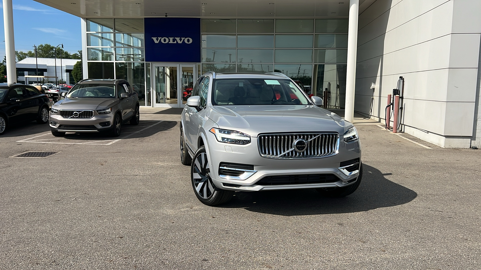 2025 Volvo XC90 Plug-In Hybrid T8 Plus 1