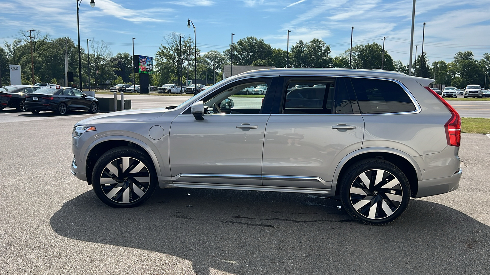 2025 Volvo XC90 Plug-In Hybrid T8 Plus 5