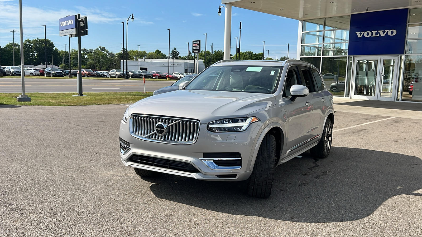 2025 Volvo XC90 Plug-In Hybrid T8 Plus 6