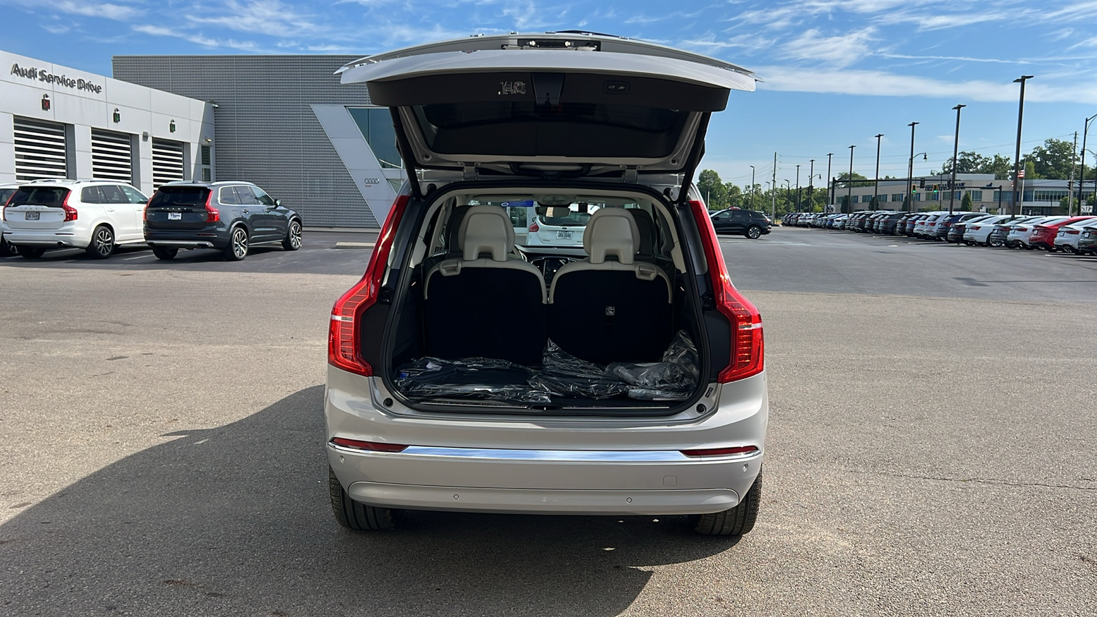 2025 Volvo XC90 Plug-In Hybrid T8 Plus 32