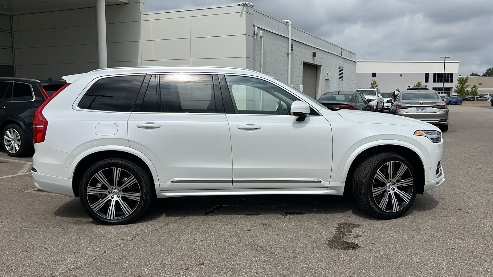 2025 Volvo XC90 B6 Plus 7-Seater 2