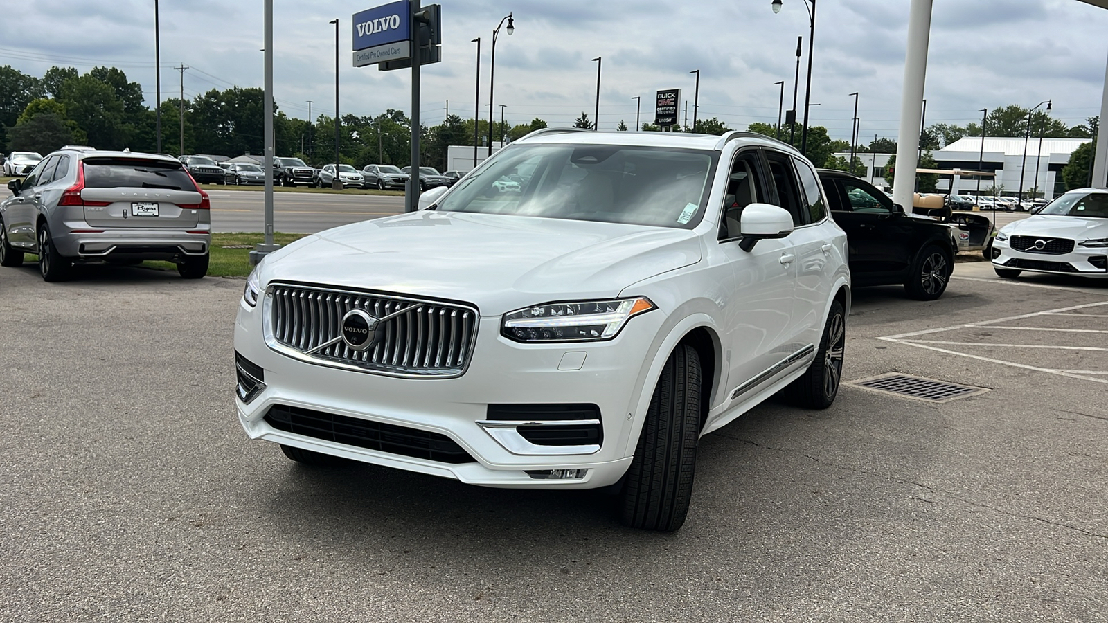 2025 Volvo XC90 B6 Plus 7-Seater 6