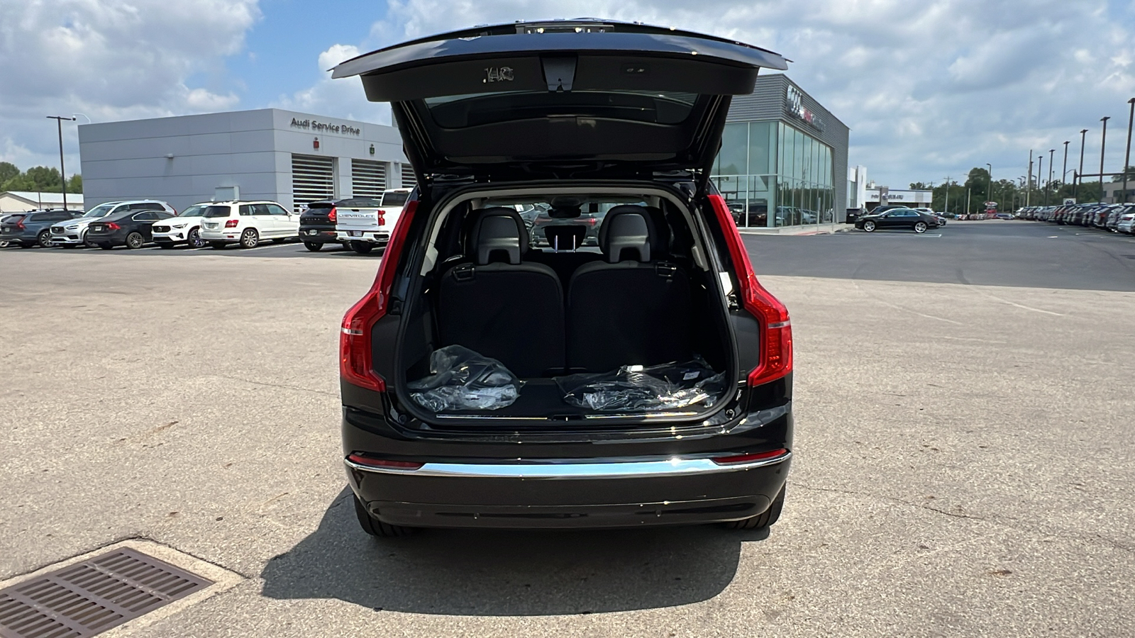 2025 Volvo XC90 Plug-In Hybrid T8 Plus 33