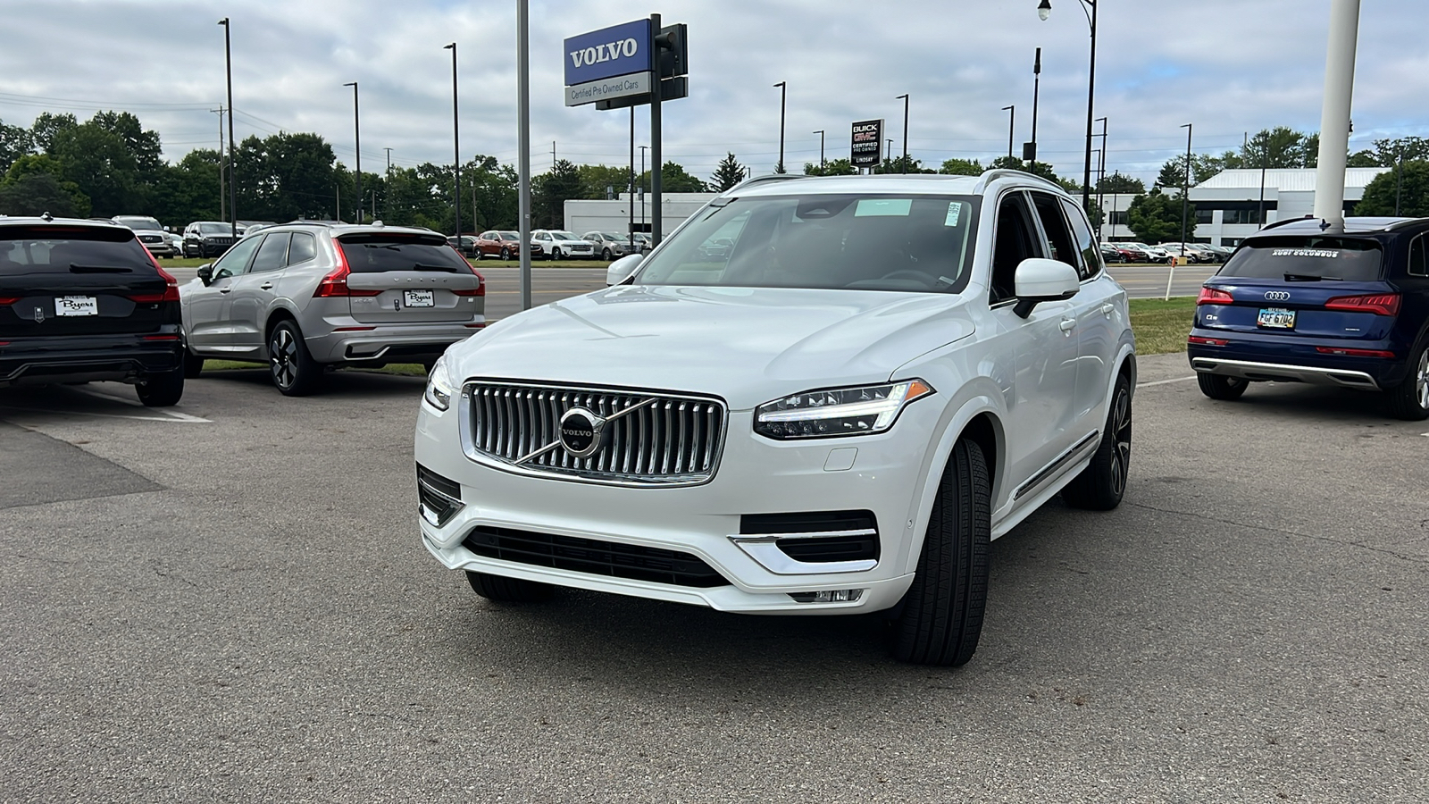 2025 Volvo XC90 B5 Plus 6