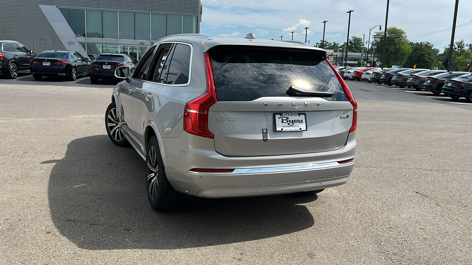 2025 Volvo XC90 B6 Plus 7-Seater 4