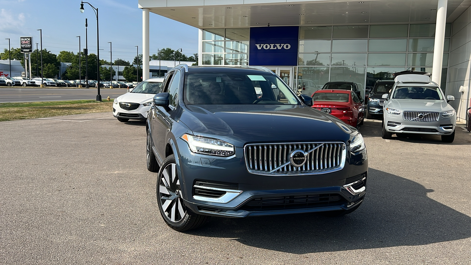 2025 Volvo XC90 Plug-In Hybrid T8 Plus 1