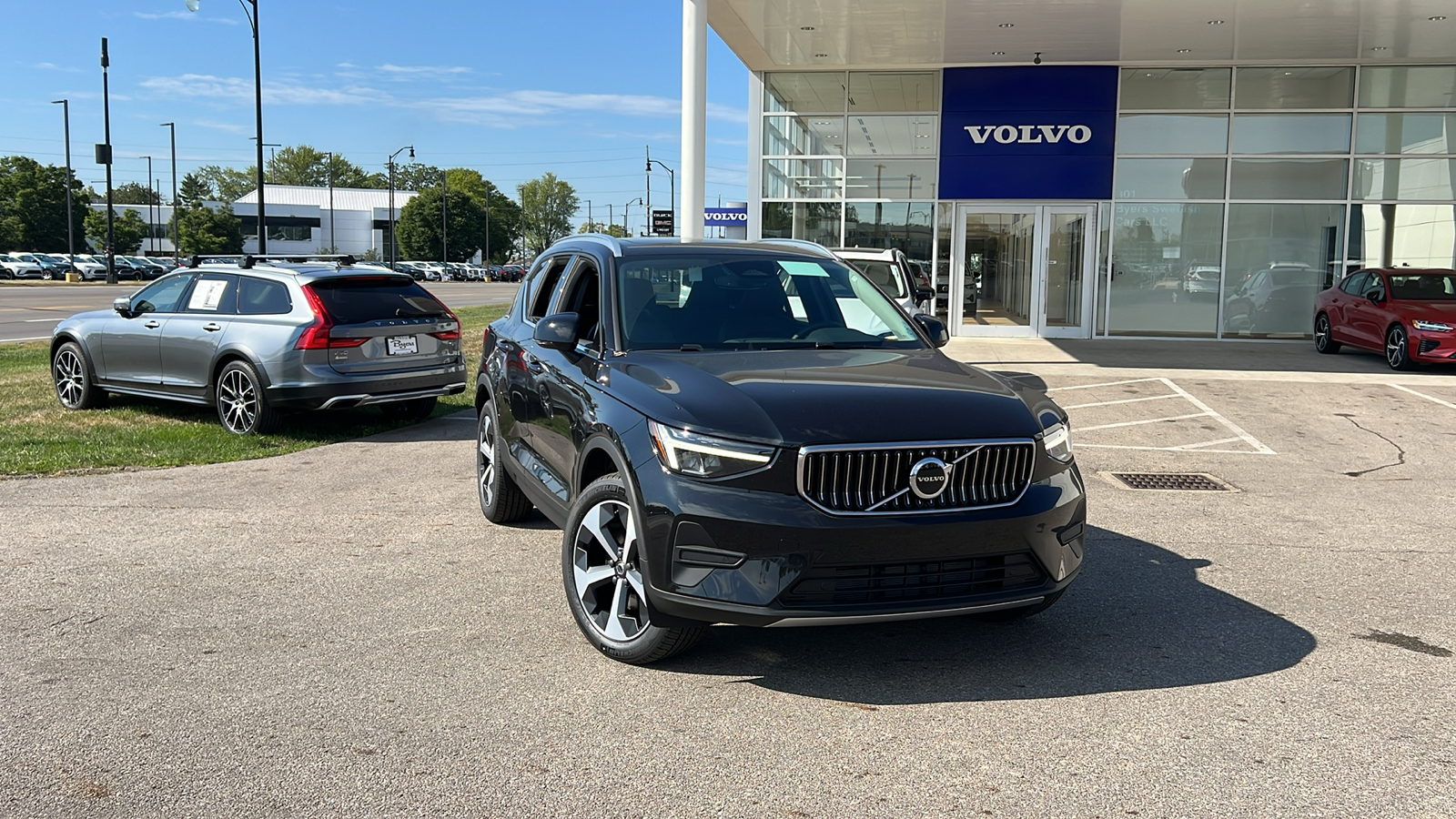 2025 Volvo XC40 B5 Core 1