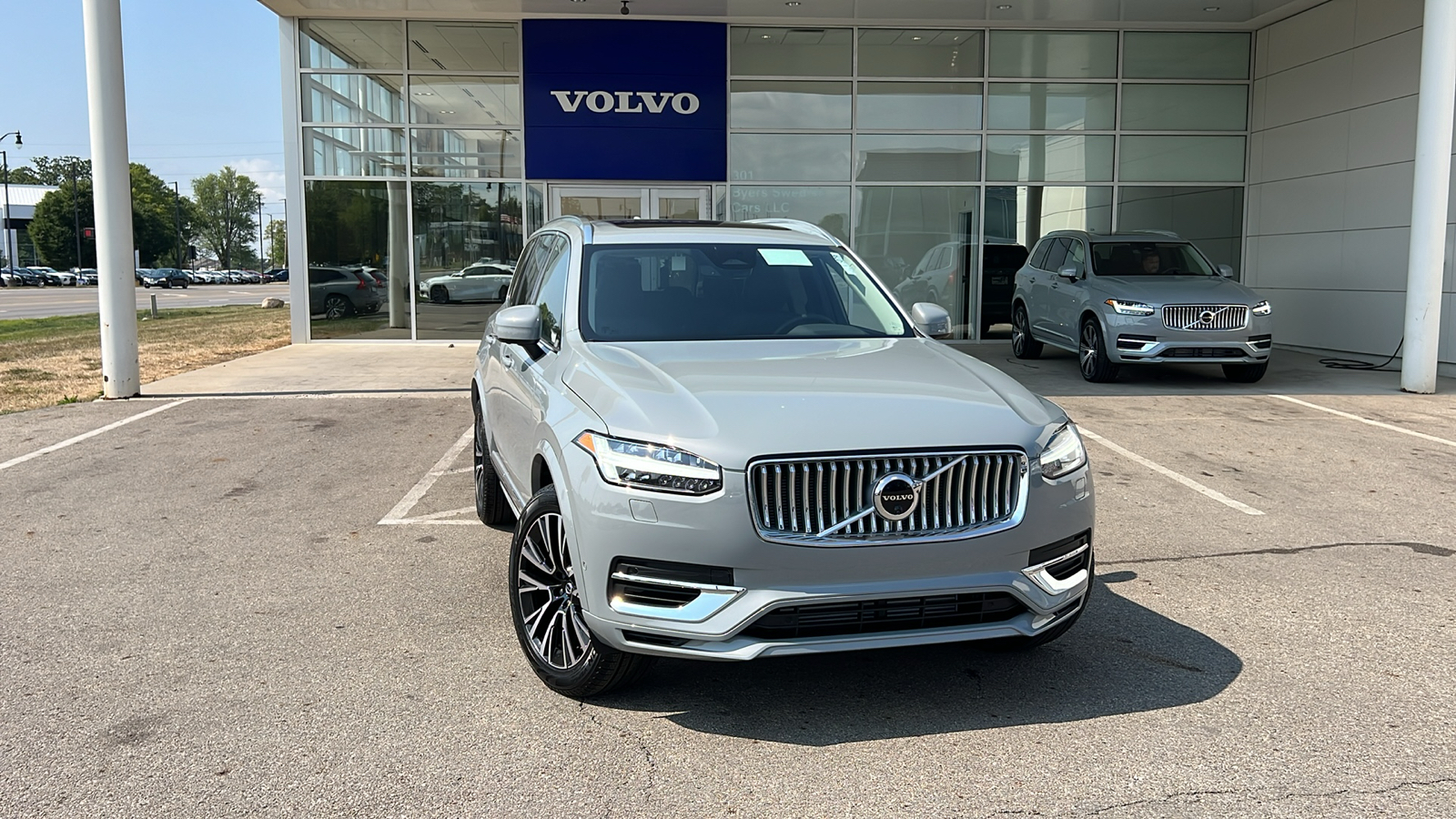 2025 Volvo XC90 Plug-In Hybrid T8 Plus 1