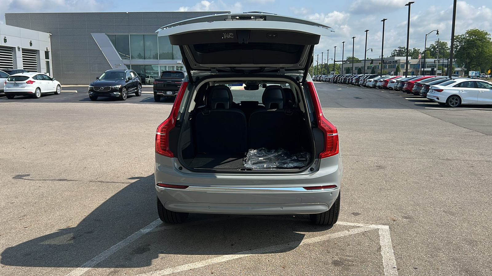 2025 Volvo XC90 Plug-In Hybrid T8 Plus 33