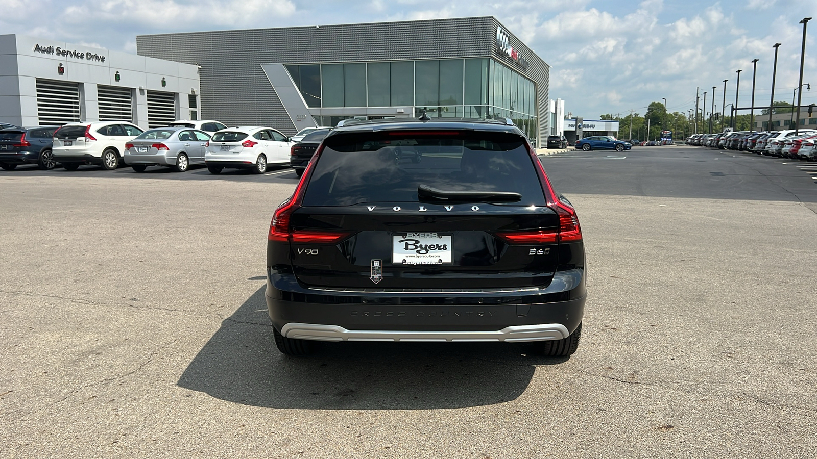 2025 Volvo V90 Cross Country B6 35