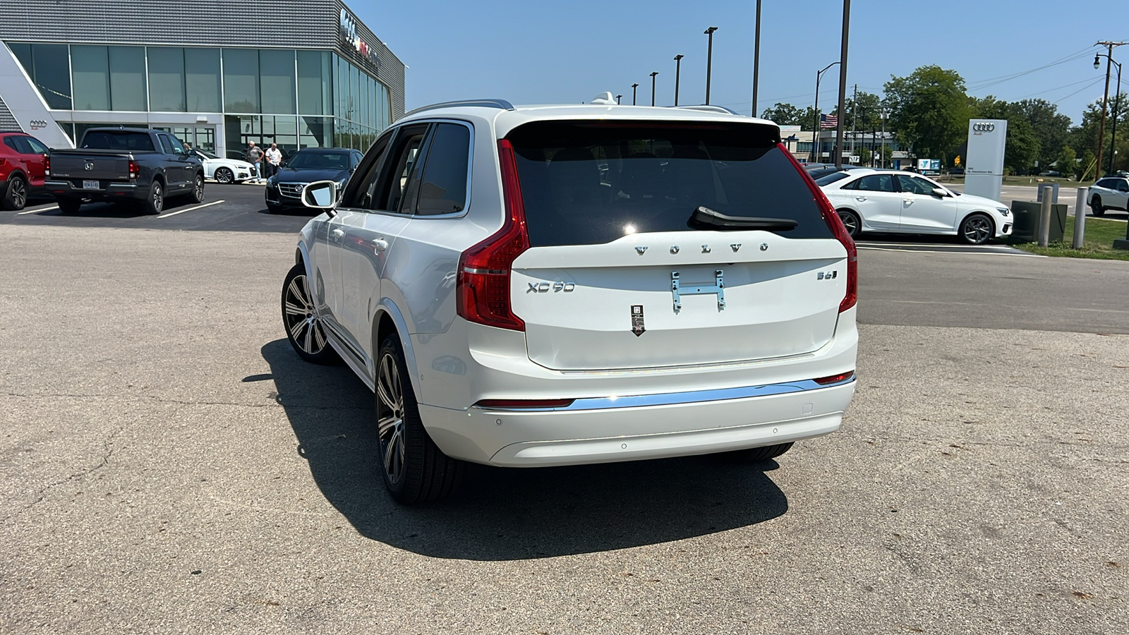 2025 Volvo XC90 B6 Plus 7-Seater 4