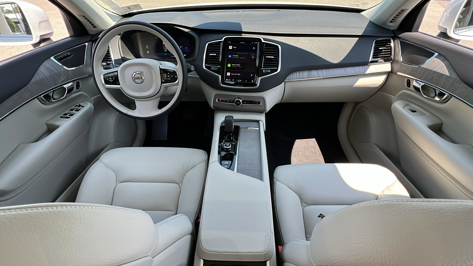 2025 Volvo XC90 B6 Plus 7-Seater 8