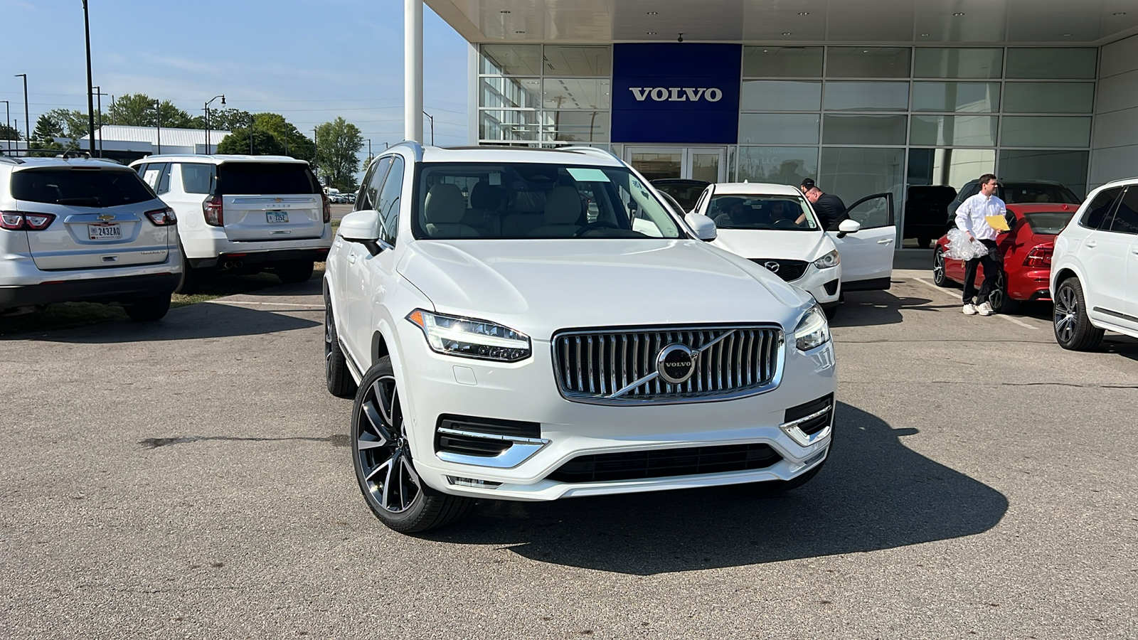 2025 Volvo XC90 B5 Plus 1