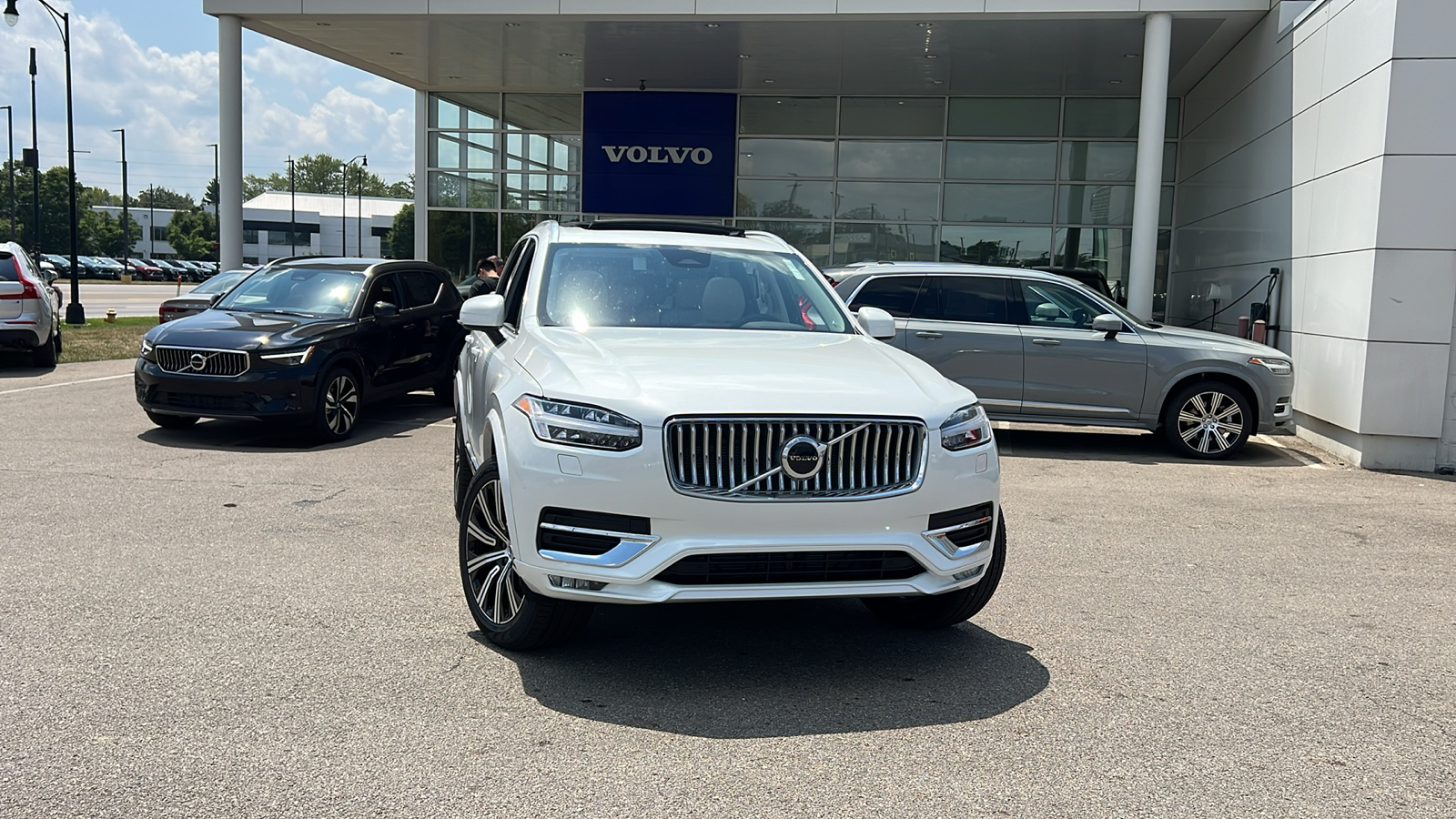 2025 Volvo XC90 B5 Core 1