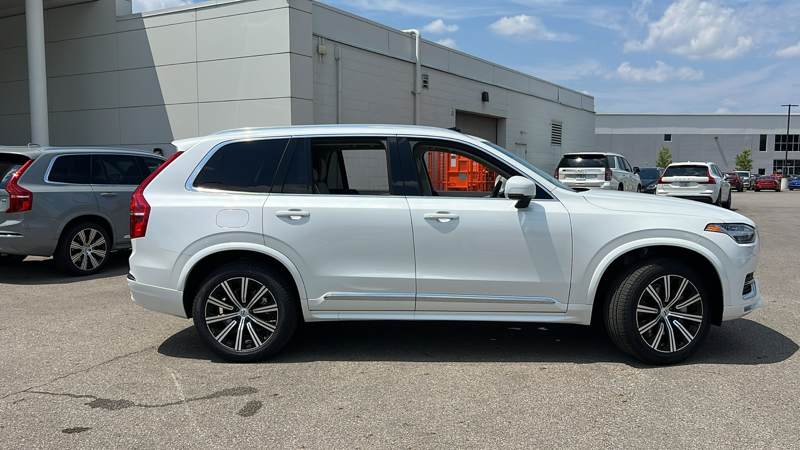 2025 Volvo XC90 B5 Core 2