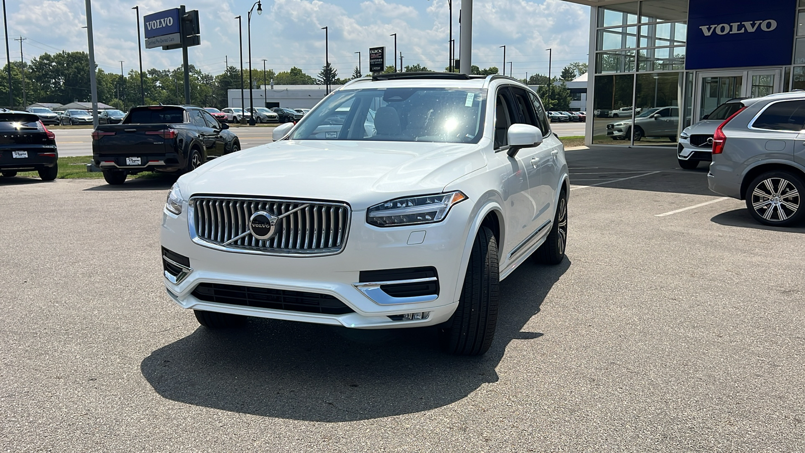 2025 Volvo XC90 B5 Core 6