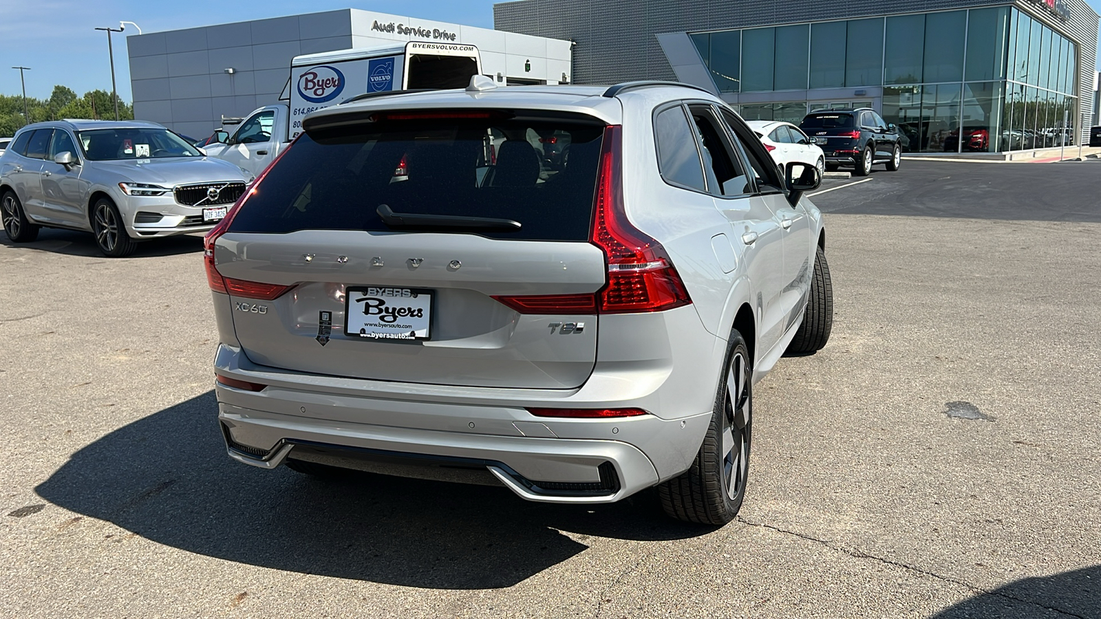 2025 Volvo XC60 Plug-In Hybrid T8 Plus 3