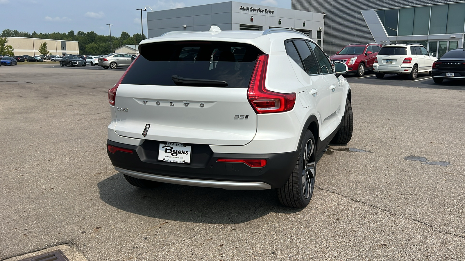 2025 Volvo XC40  3