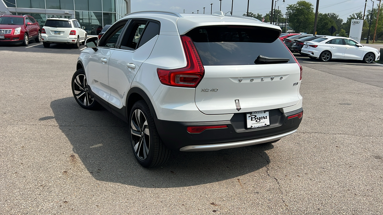 2025 Volvo XC40  4