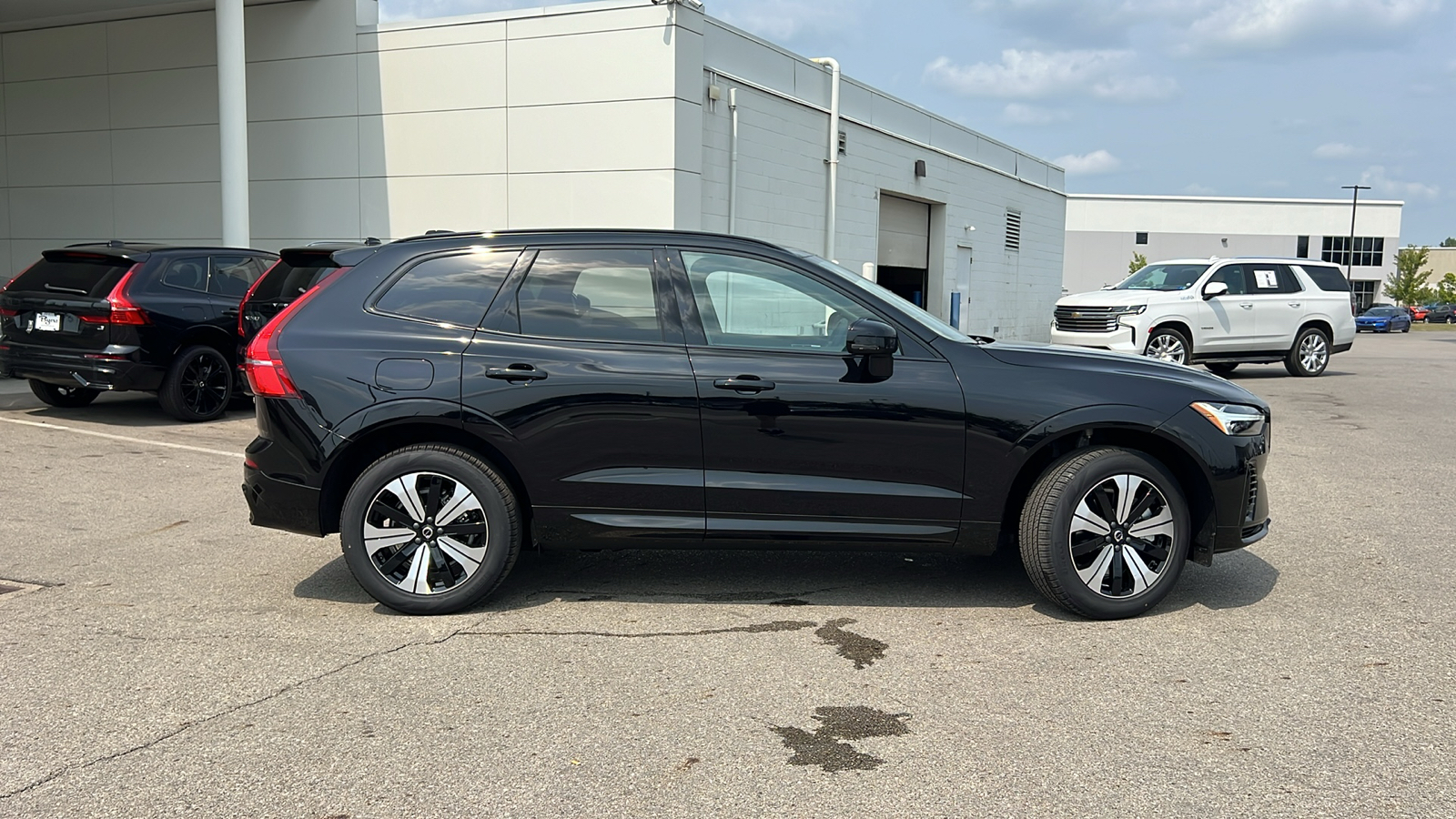 2025 Volvo XC60 Plug-In Hybrid  2