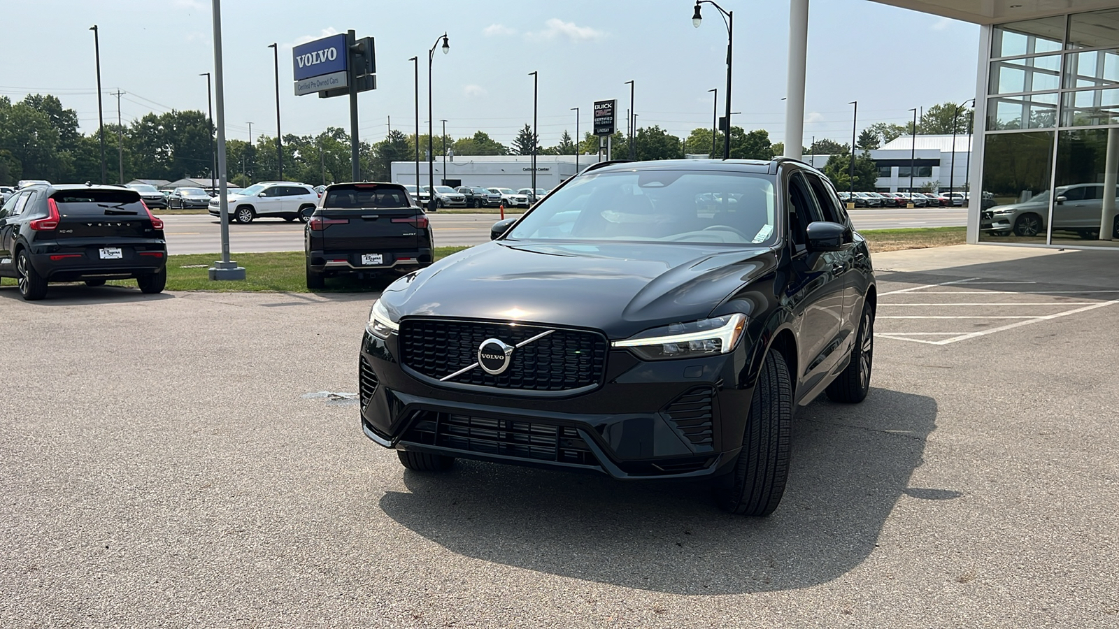 2025 Volvo XC60 Plug-In Hybrid  6