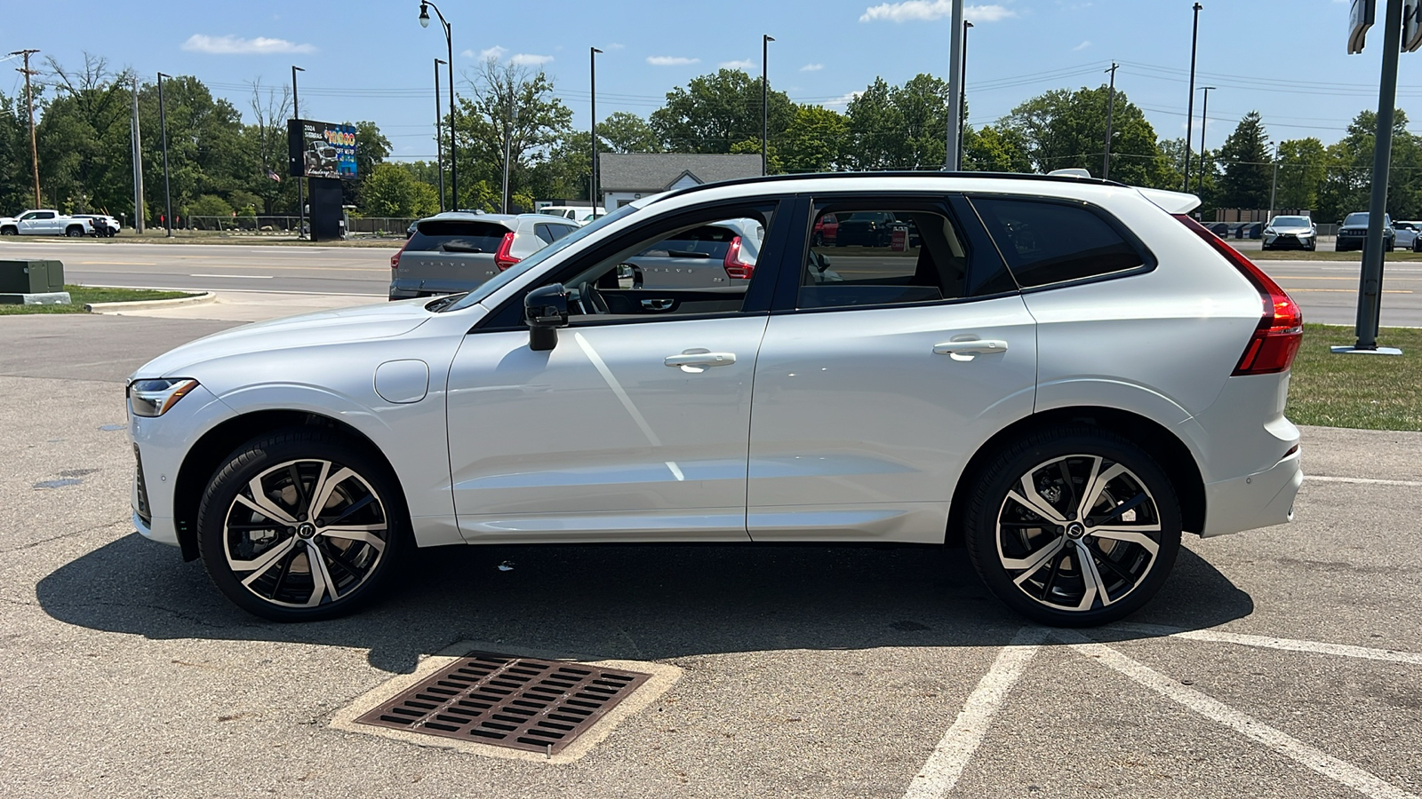 2025 Volvo XC60 Plug-In Hybrid  5