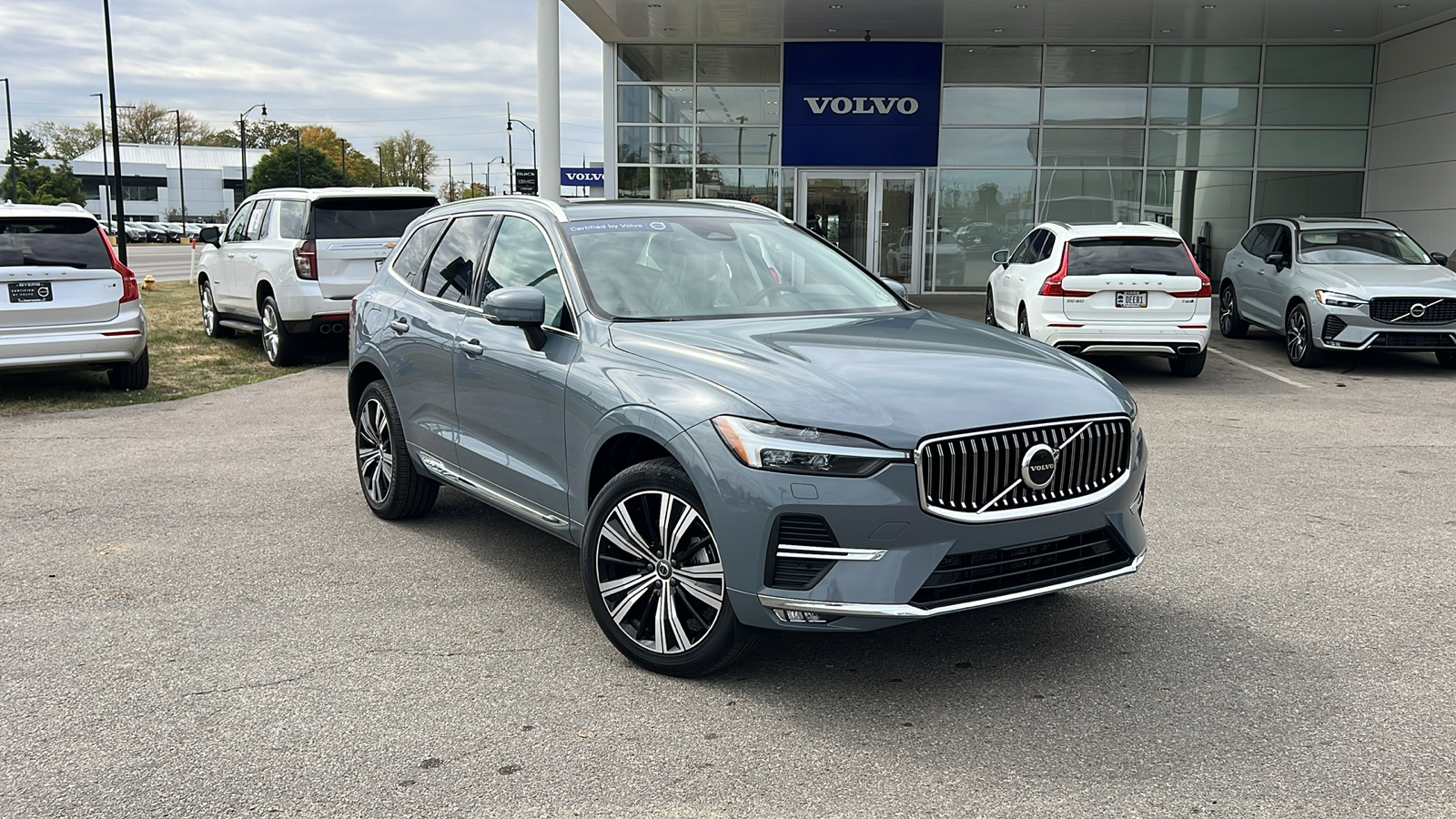 2022 Volvo XC60 B5 Inscription 1