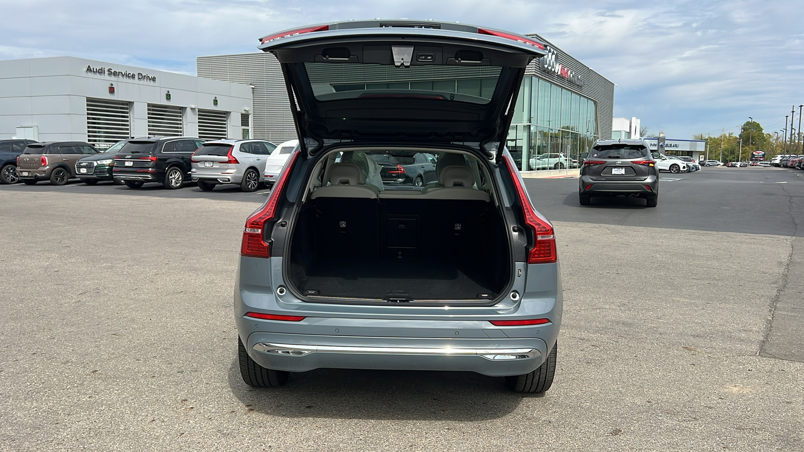 2022 Volvo XC60 B5 Inscription 33