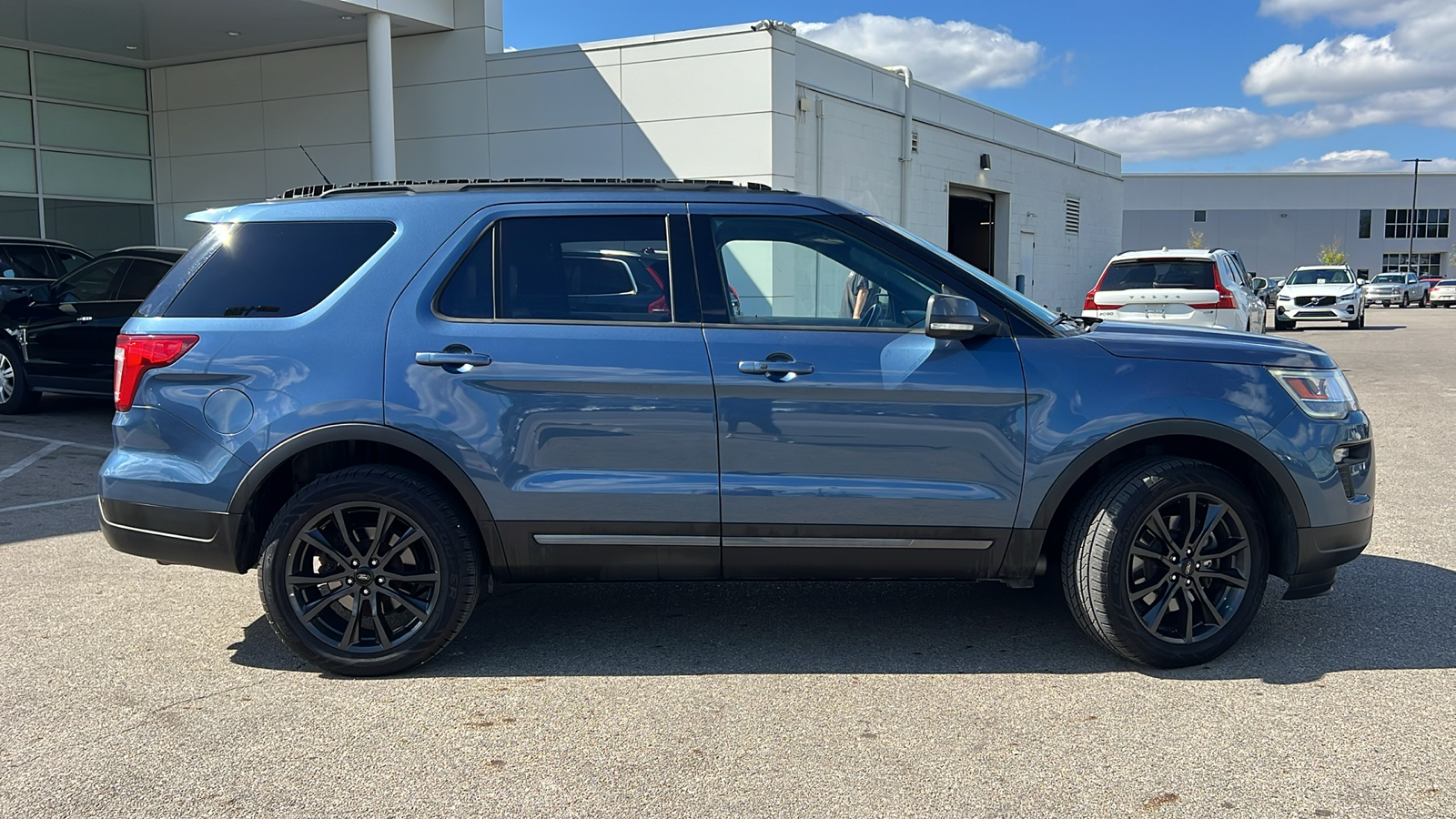 2019 Ford Explorer XLT 2