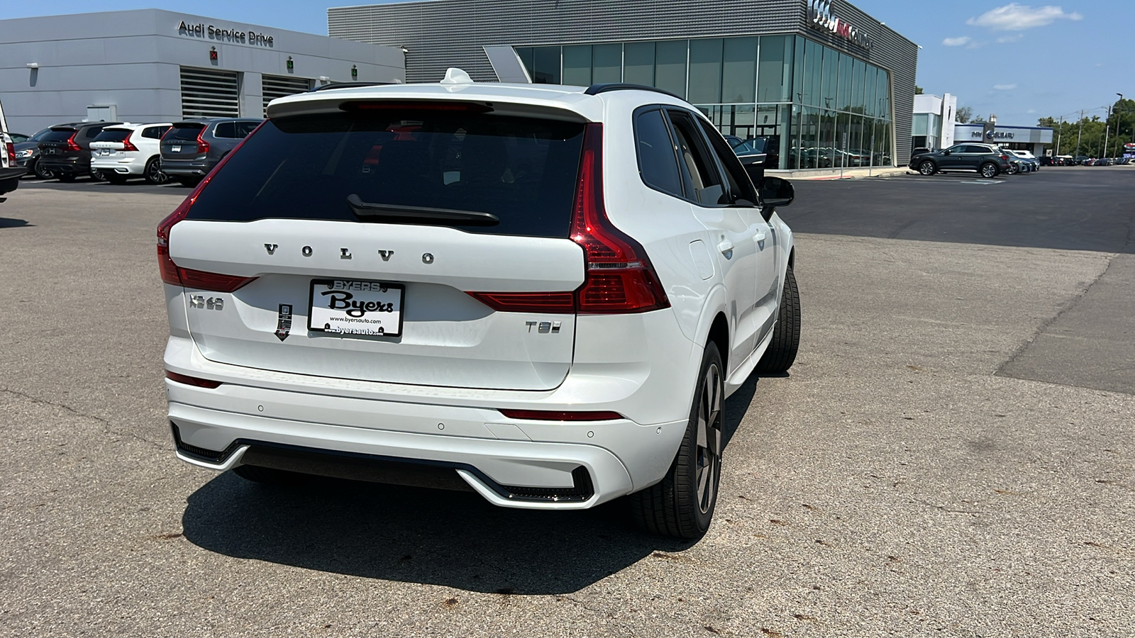 2025 Volvo XC60 Plug-In Hybrid T8 Plus 3