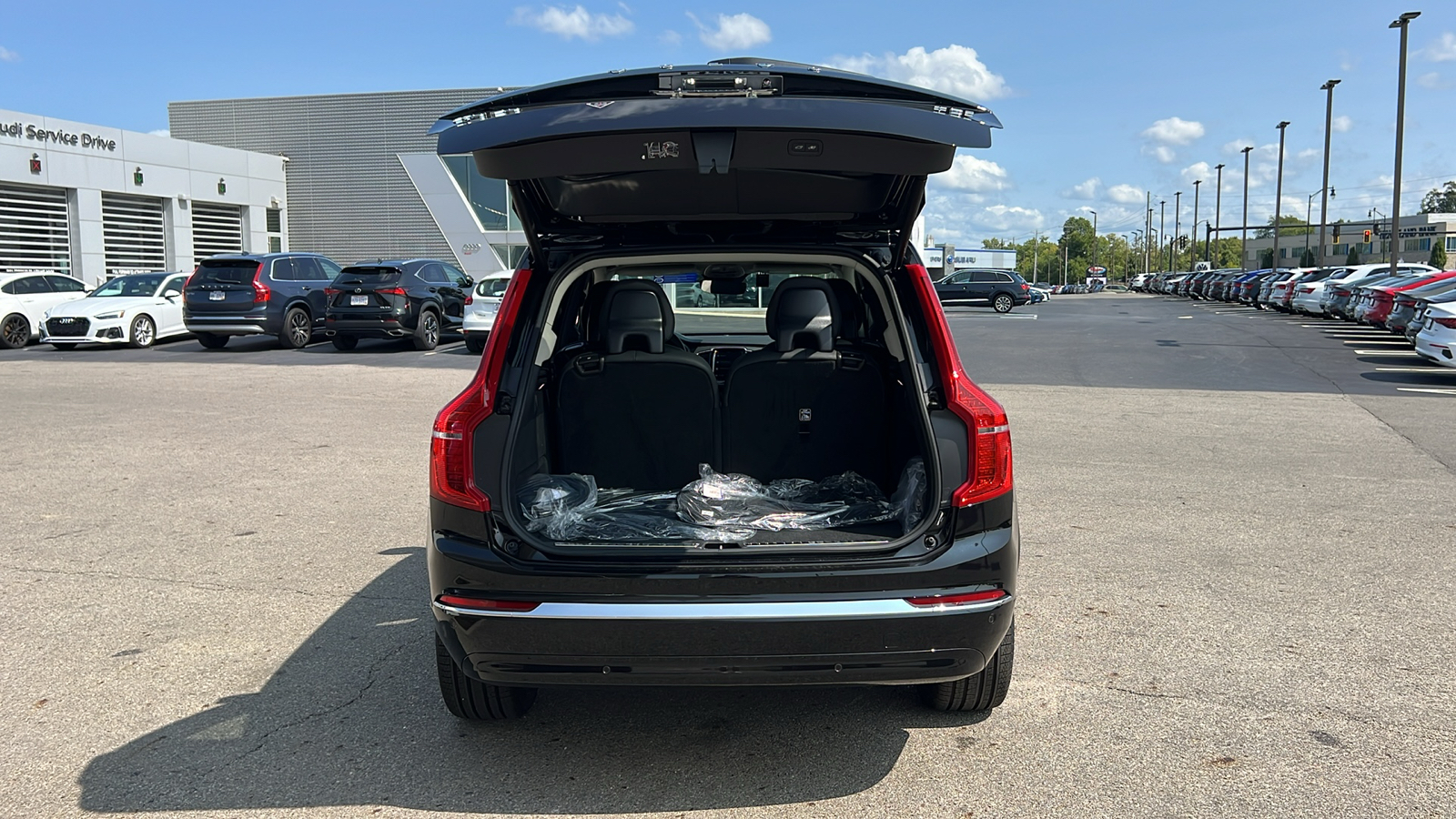 2025 Volvo XC90 Plug-In Hybrid T8 Plus 34