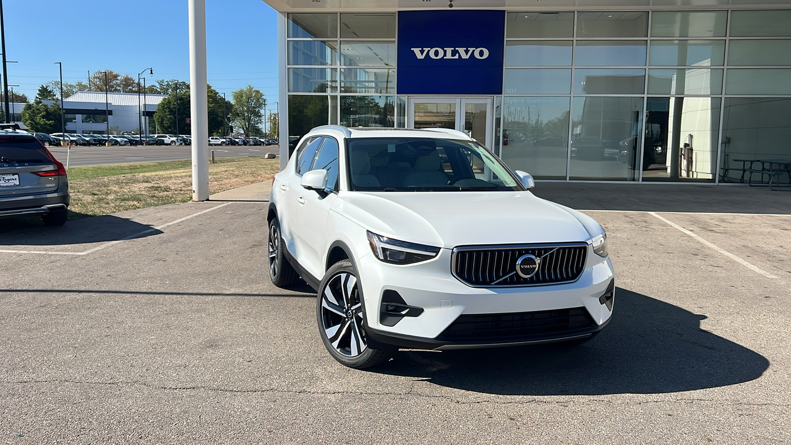 2025 Volvo XC40  1