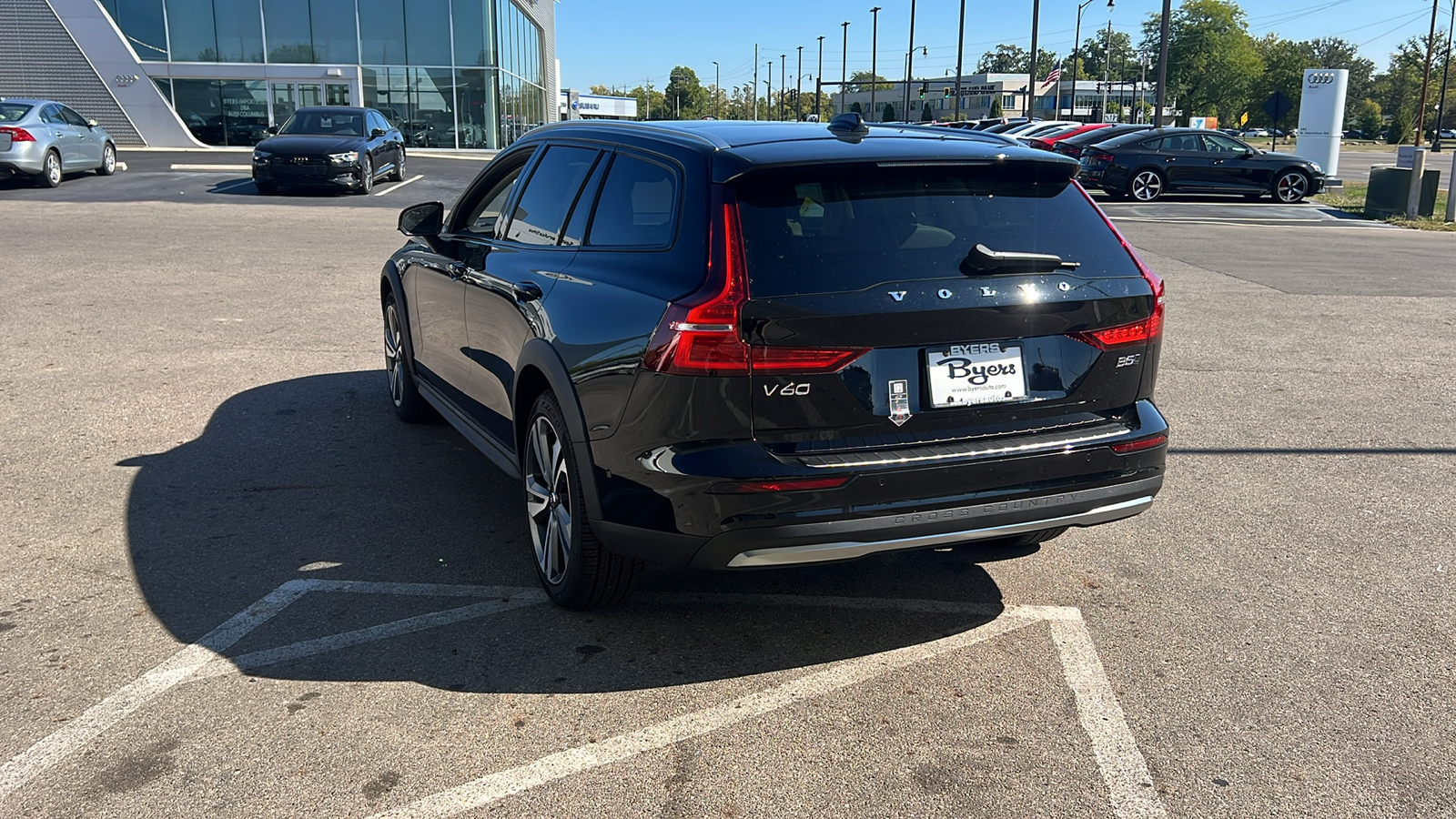 2025 Volvo V60 Cross Country B5 Plus 4