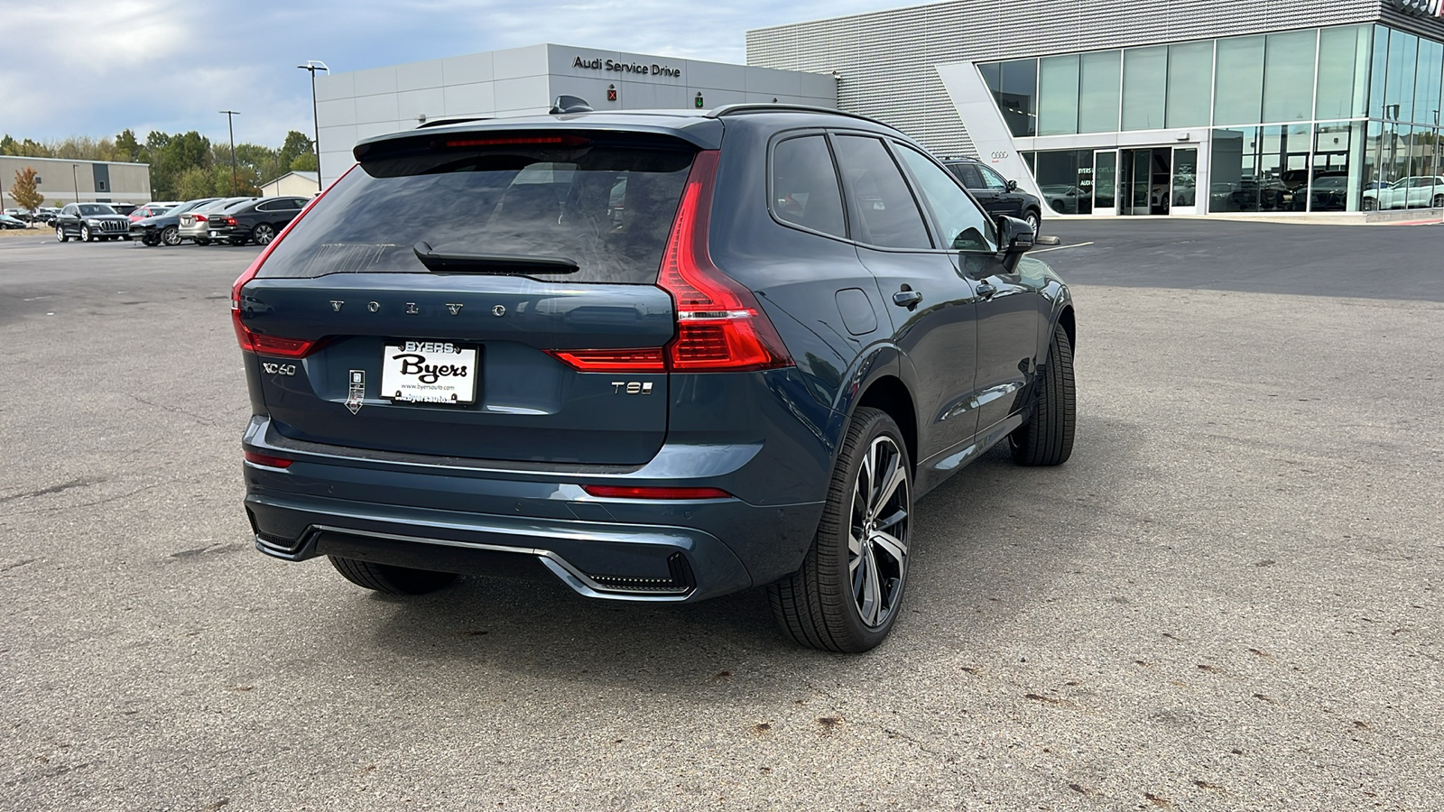 2025 Volvo XC60 Plug-In Hybrid  3