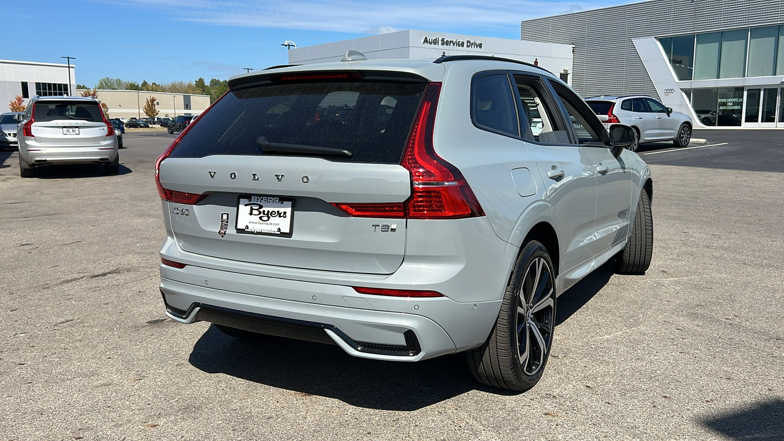 2025 Volvo XC60 Plug-In Hybrid  3