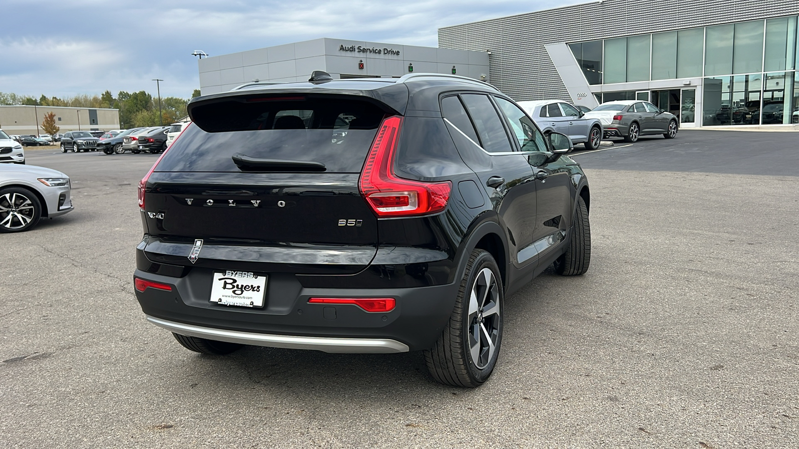 2025 Volvo XC40 B5 Core 3