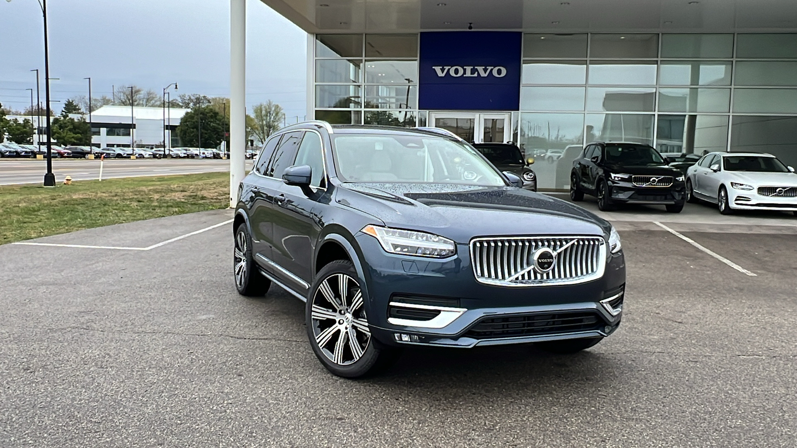 2025 Volvo XC90 B6 Plus 6-Seater 1