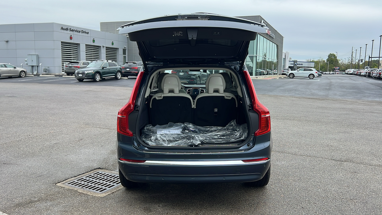 2025 Volvo XC90 B6 Plus 6-Seater 34