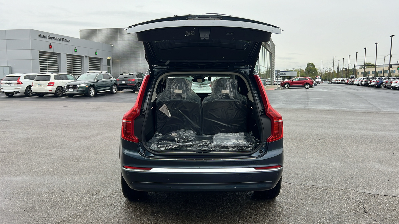 2025 Volvo XC90 Plug-In Hybrid T8 Ultra 34