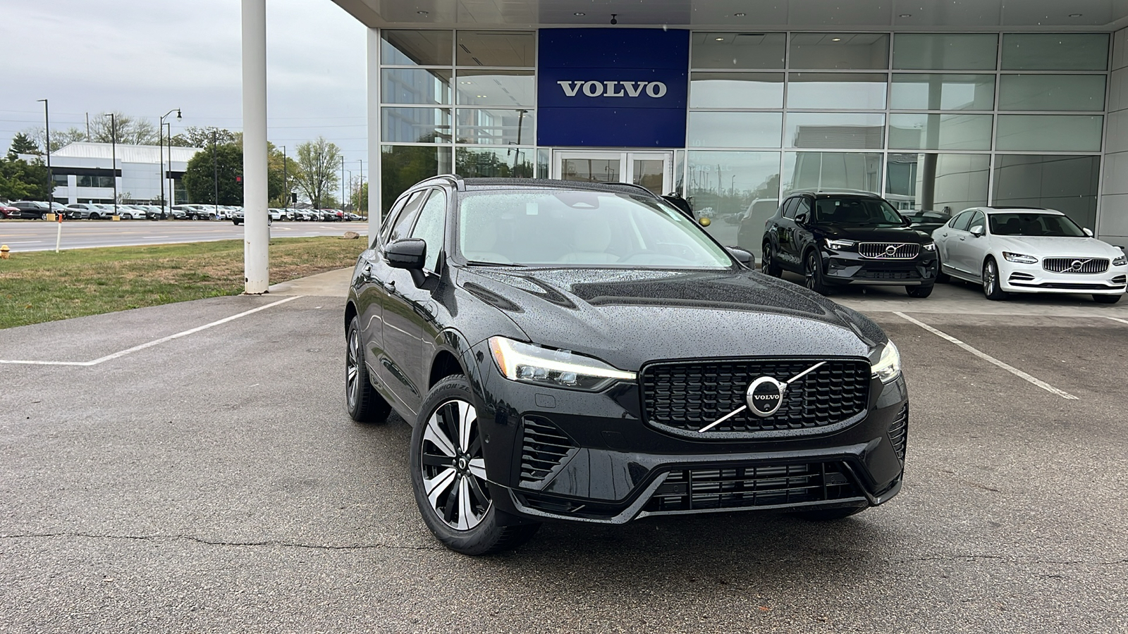 2025 Volvo XC60 Plug-In Hybrid T8 Plus 1