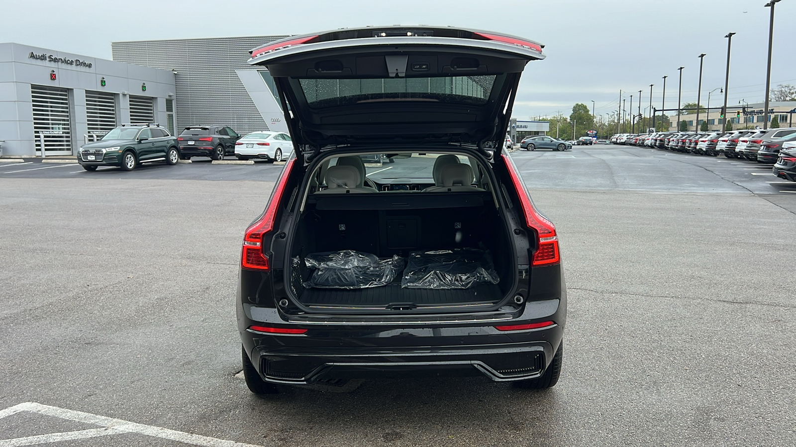 2025 Volvo XC60 Plug-In Hybrid T8 Plus 32