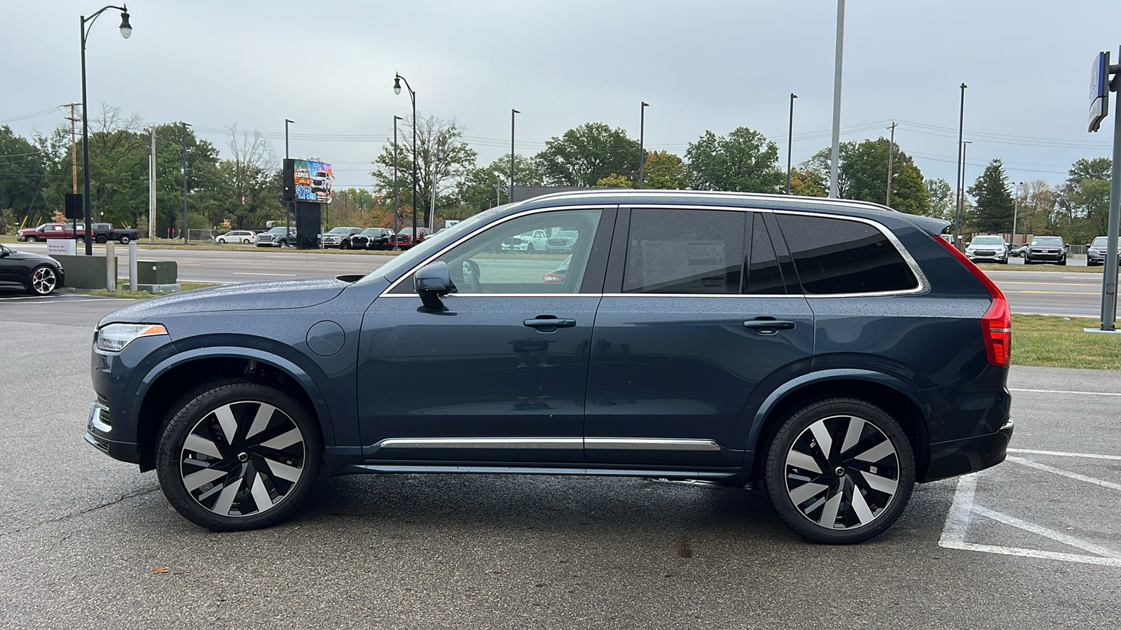 2025 Volvo XC90 Plug-In Hybrid T8 Plus 5