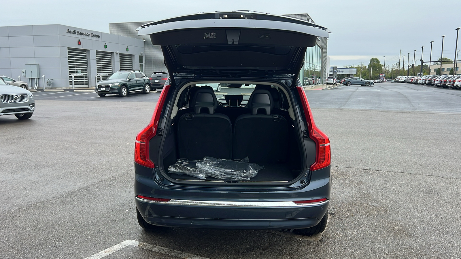 2025 Volvo XC90 Plug-In Hybrid T8 Plus 34