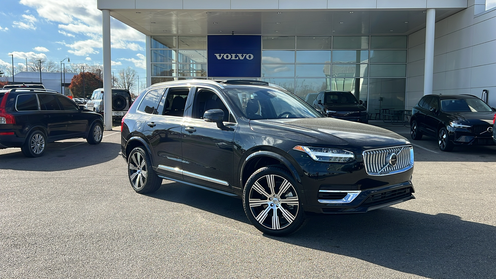 2025 Volvo XC90 Plug-In Hybrid T8 Plus 1