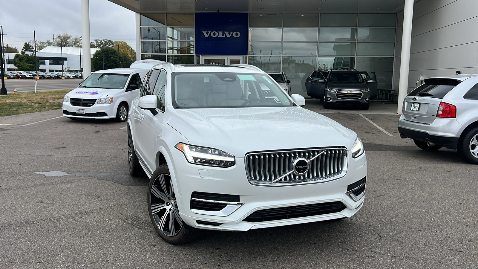 2025 Volvo XC90 Plug-In Hybrid T8 Plus 1