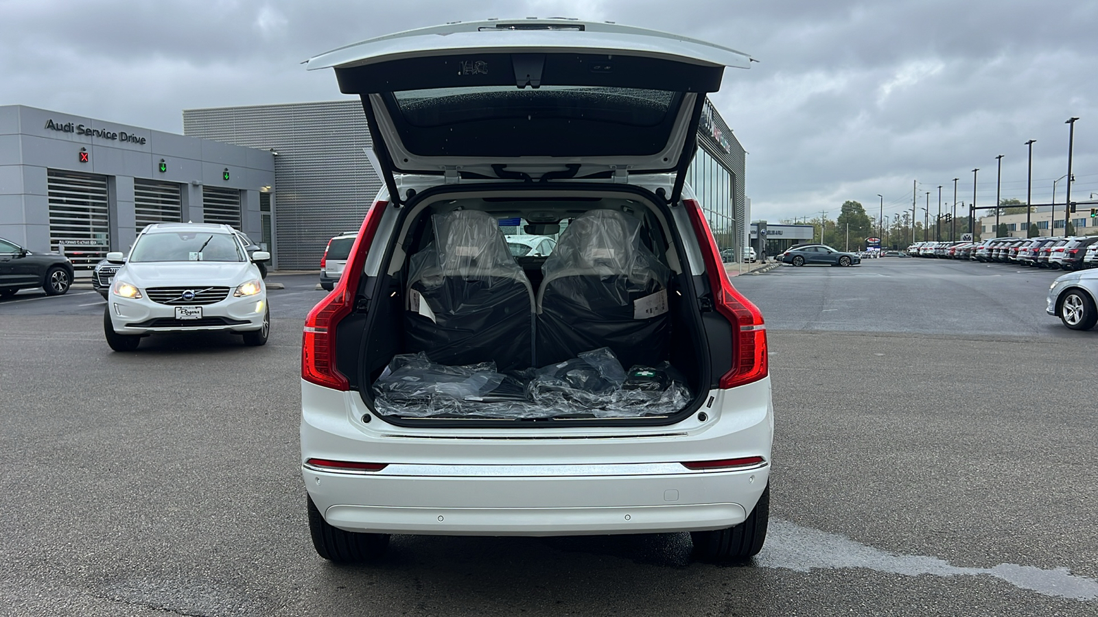 2025 Volvo XC90 Plug-In Hybrid T8 Plus 33