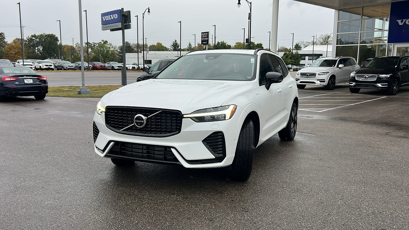 2025 Volvo XC60 Plug-In Hybrid T8 Plus 6