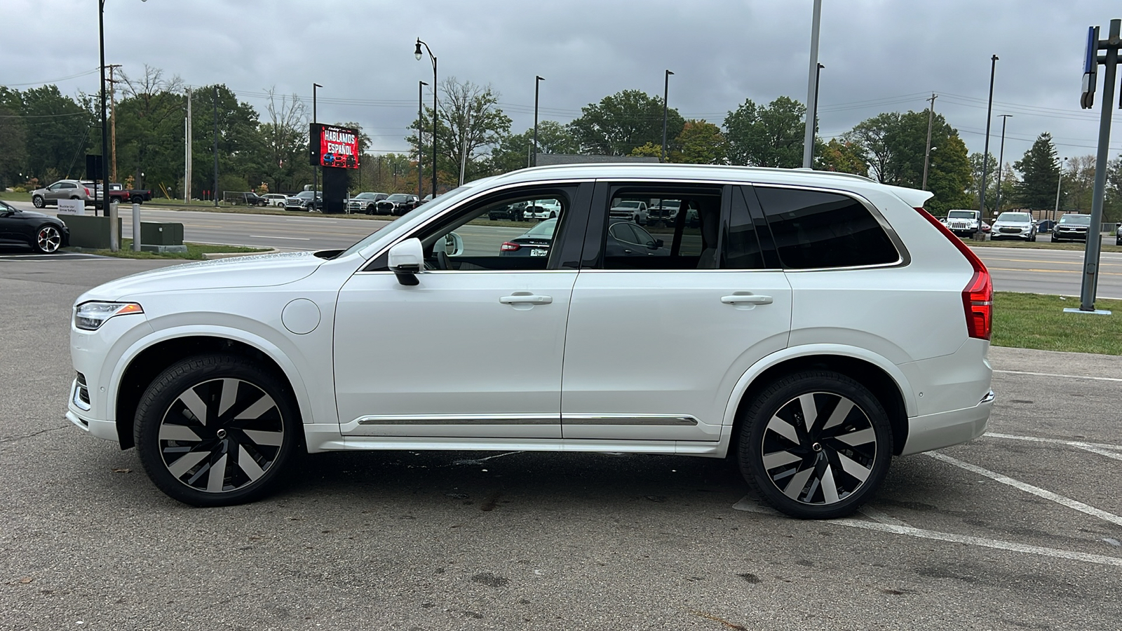 2025 Volvo XC90 Plug-In Hybrid T8 Plus 5