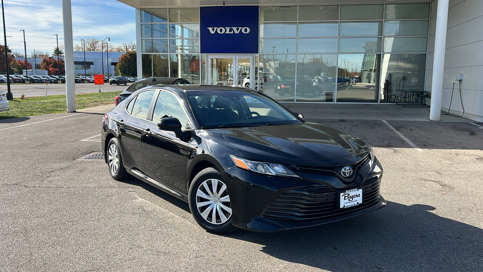 2018 Toyota Camry Hybrid LE 1