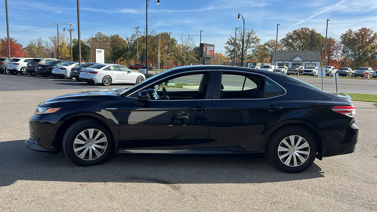 2018 Toyota Camry Hybrid LE 5